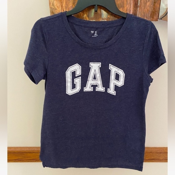 Gap Women’s Navy Blue Logo T-shirt size medium - Picture 1 of 8